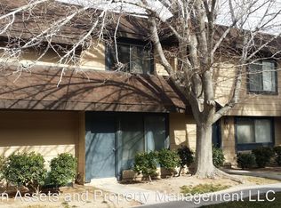 6117 Meadow View Ln, Las Vegas, NV 89103