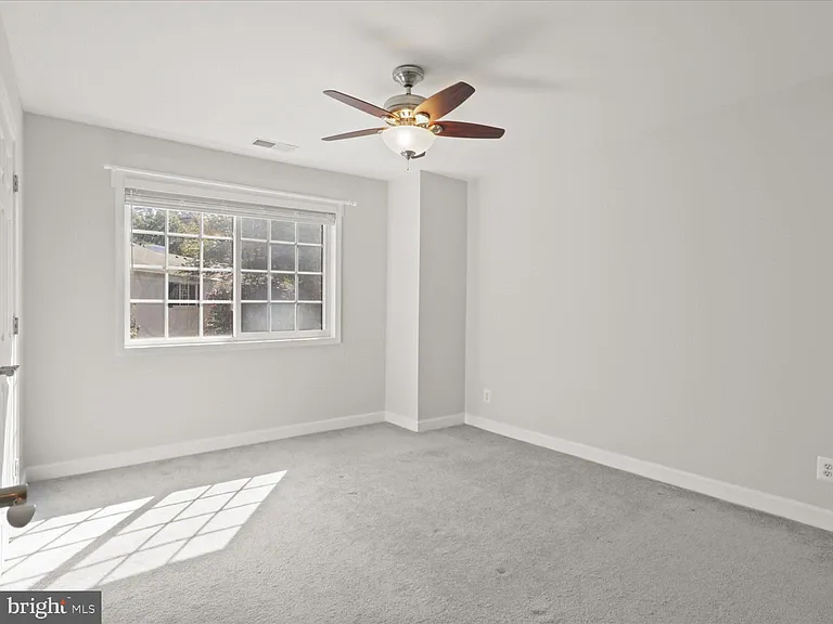 1627 N Van Dorn St — Photo 14