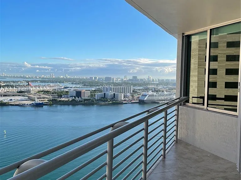 335 Biscayne Blvd #2908 — Photo 9
