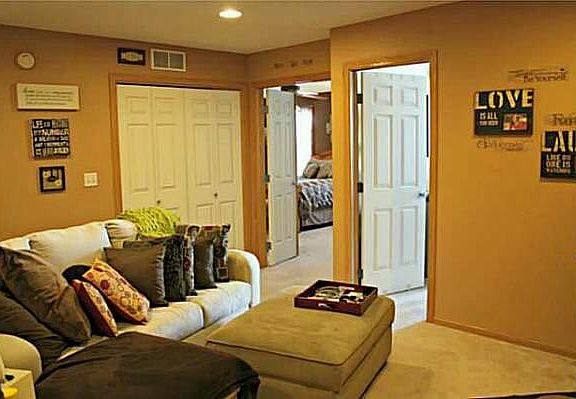 3rd image of 4005 NE Gardenia Ln