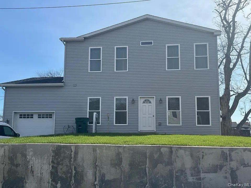 126 Trafalgar Dr