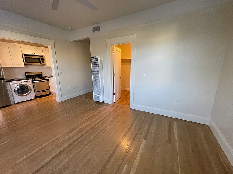 1525 Spruce St #27 — Photo 9