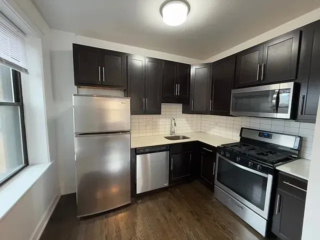 4242-44 N Sheridan Rd #501