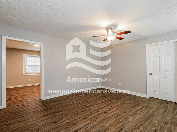 1854422_003_living_room_3.jpg