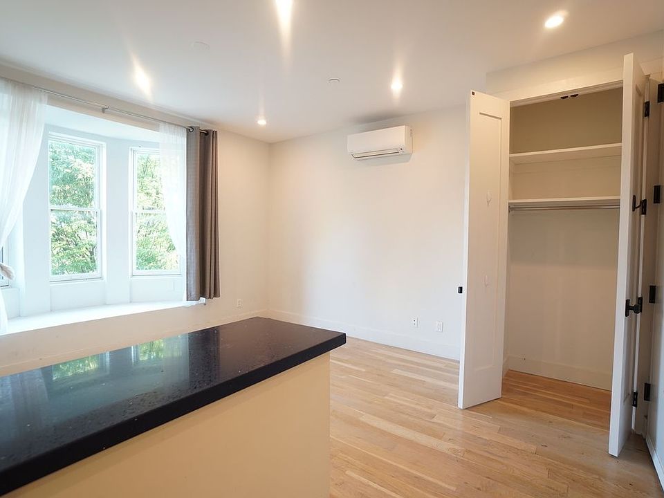 1st image of 904 Sterling Pl #3A1