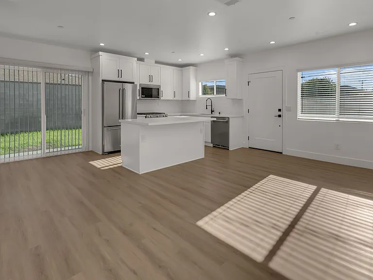 15208 Fernview St #15210 — Photo 14