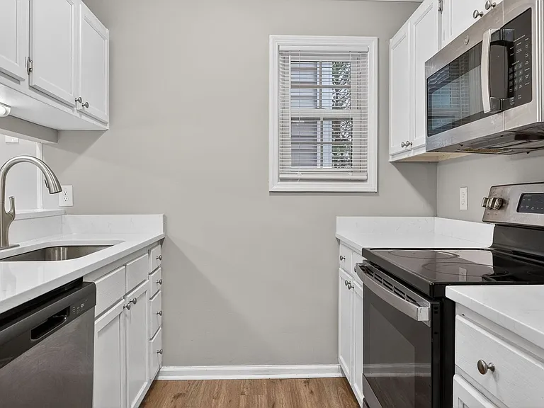 295 Warton Ln #8 — Photo 2