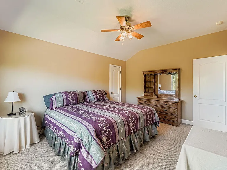 900 Wayside Dr — Photo 11