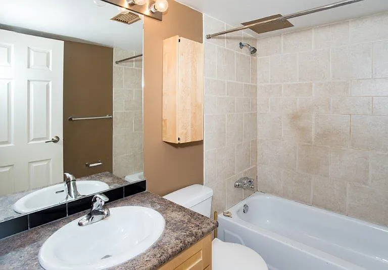 1240 12th Ave SW #502 — Photo 11