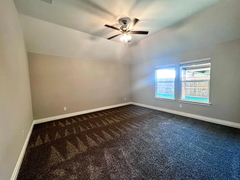802 Tippit Ln — Photo 16
