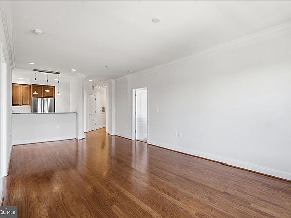 4th image of 1115 Cameron St Unit 315