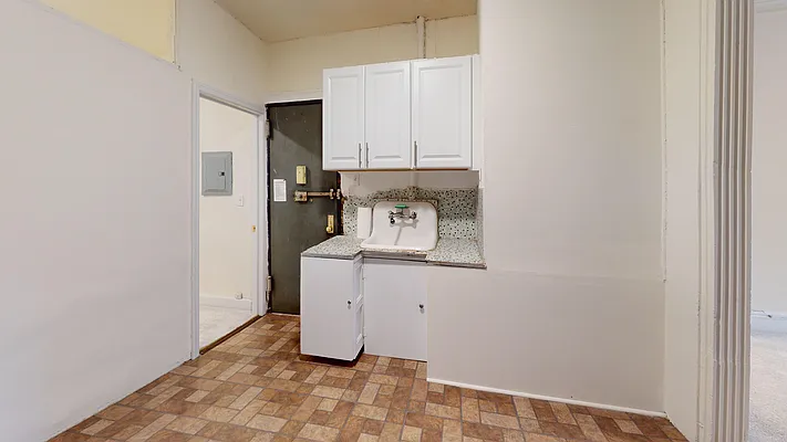 Rented by Bond New York | media 23