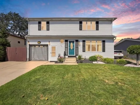 178 Autumnwood Dr, Cheektowaga, NY 14227