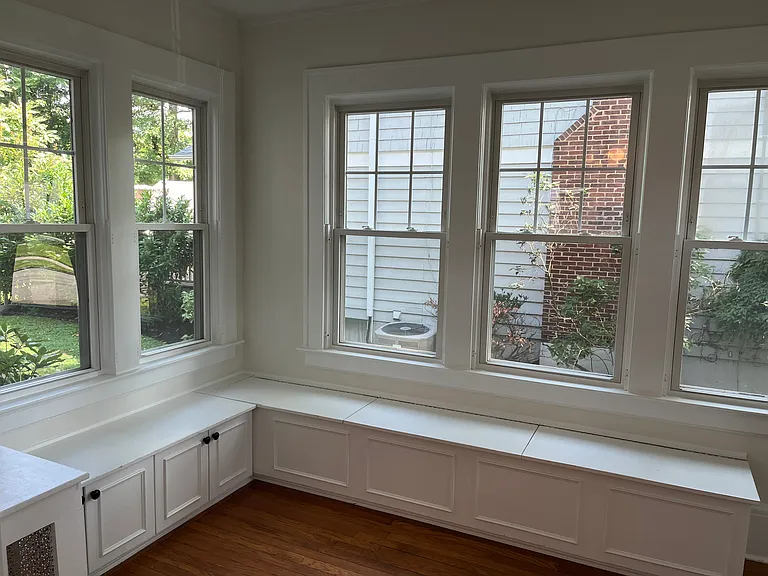 288 Seneca Pl — Photo 3