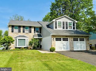 879 Village Cir, Blue Bell, PA 19422