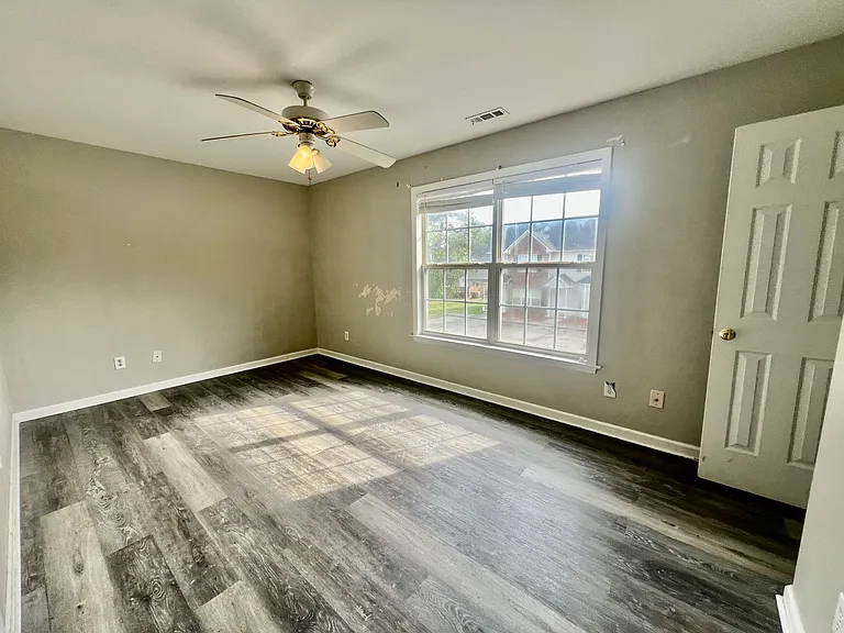 2829 Bennington Dr — Photo 6