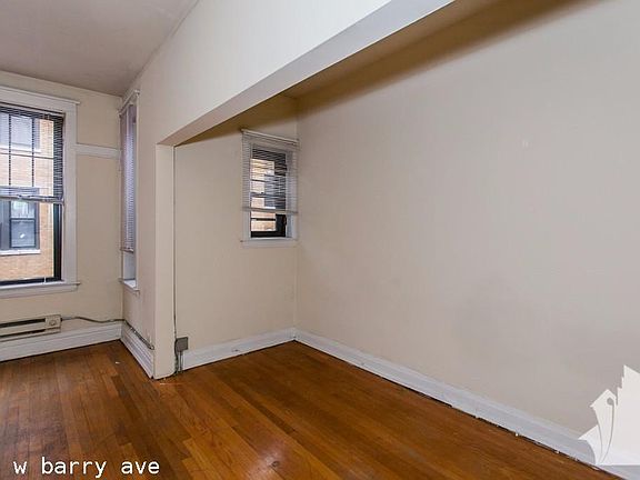 3rd image of 719 W Barry Ave #423