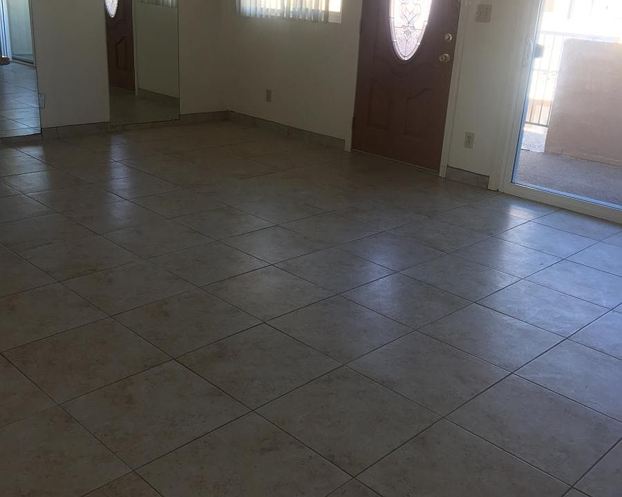 Entry living dining