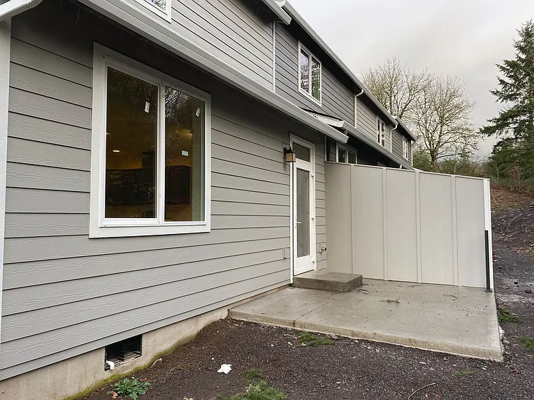 193 Cloverdale Rd #B — Photo 25