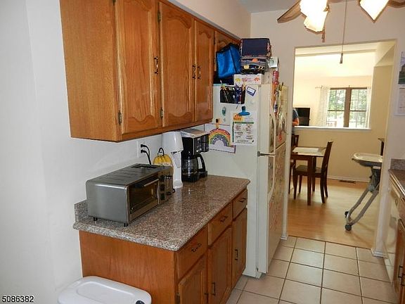 5th image of 63 Bayberry Dr