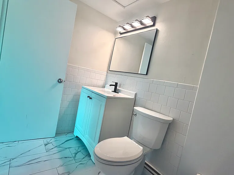 1303 Cranston St #2B — Photo 12