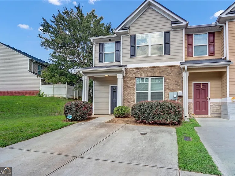2626 Parrish Ct — Photo 3