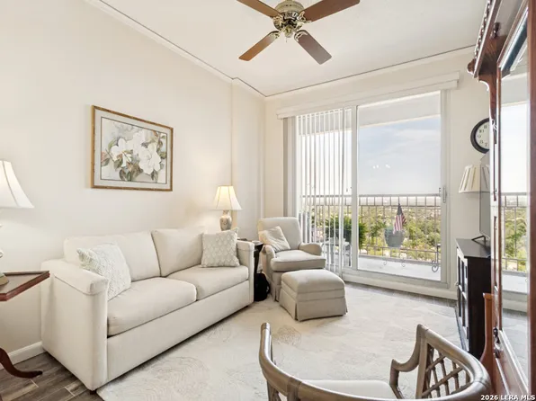 1 Towers Park Ln #1604, San Antonio, TX 78209