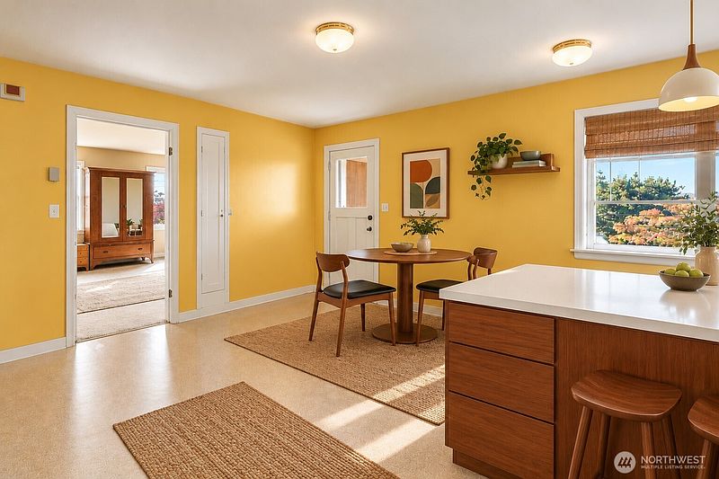5th image of 606 Renton Avenue S
