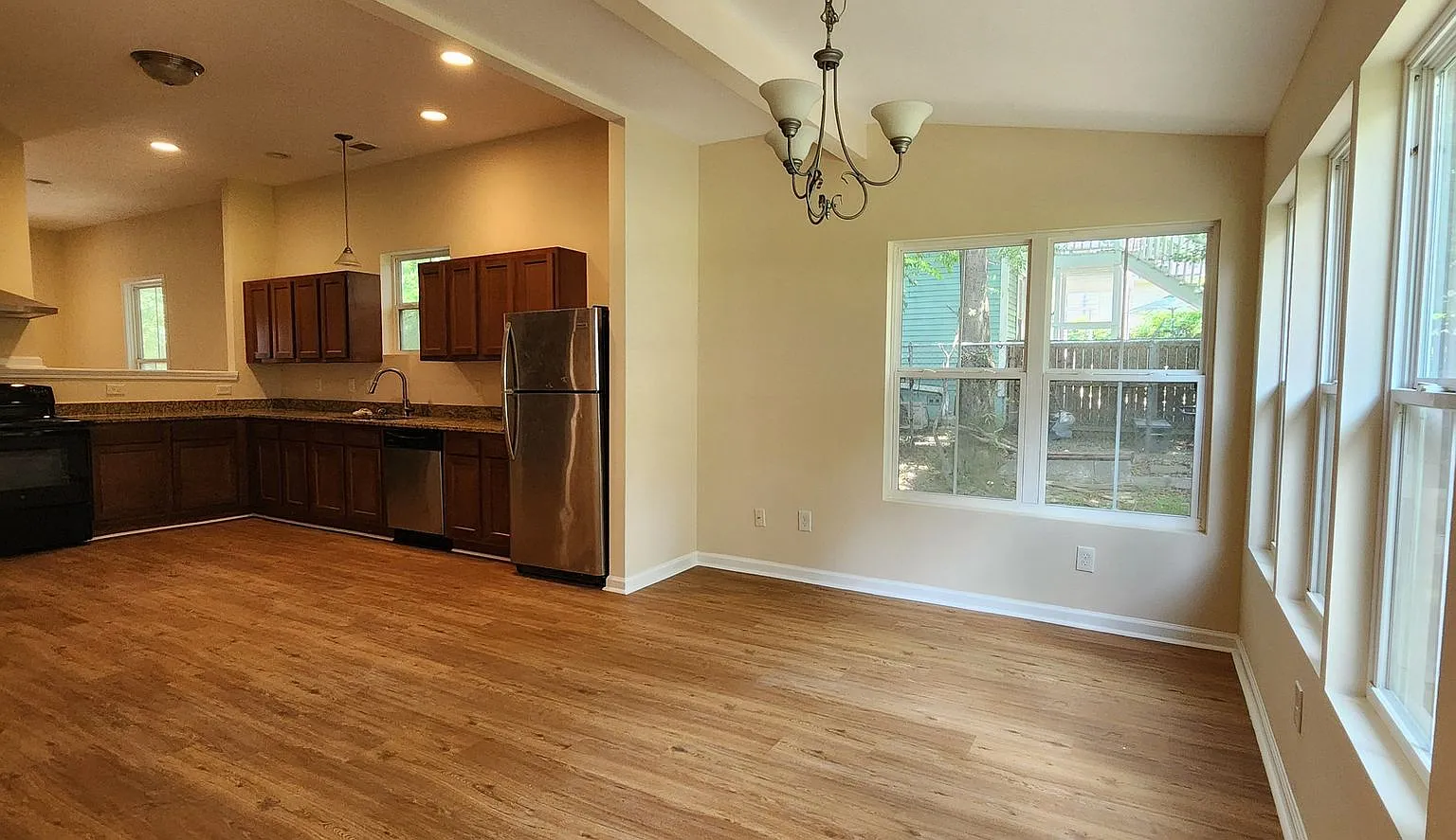 Room in 2 Bedroom Home in Atlanta — Photo 2