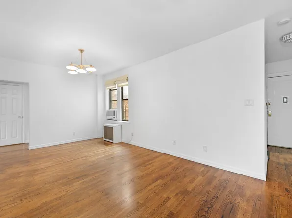 332 East 84th Street image 3 of 12