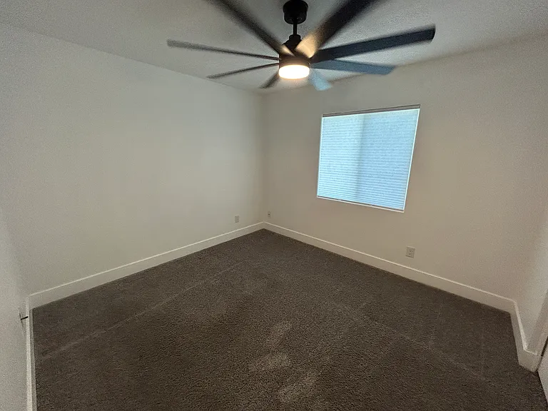 3507 E Claire Dr — Photo 31