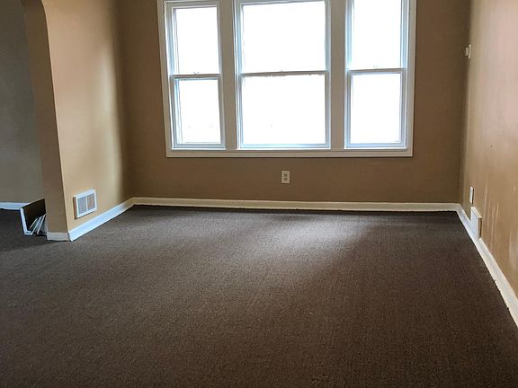 5th image of 708 8th St #2