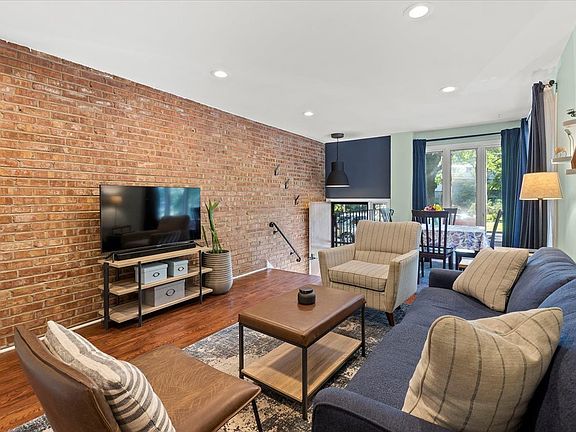 5th image of 7447 N Ashland Ave