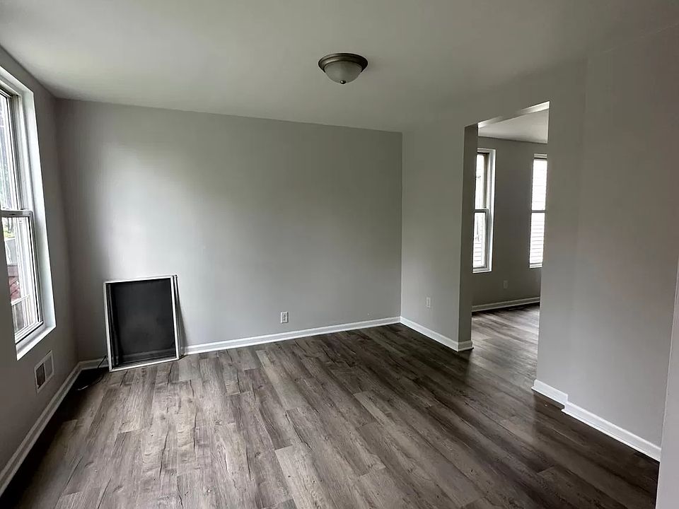 2nd image of 812 Wall St APT 1