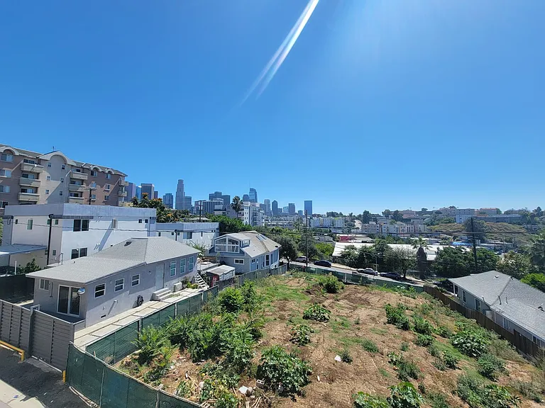 317 Douglas St #8 — Photo 9