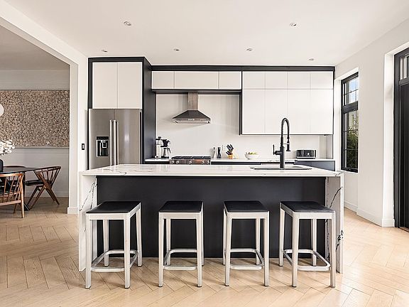 4th image of 1635 Hancock St