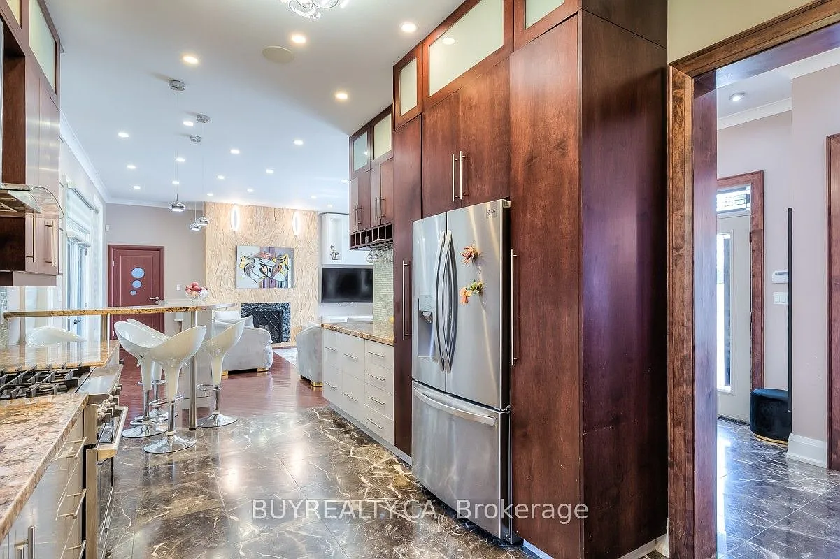 6 bed, $6,000 — Photo 4