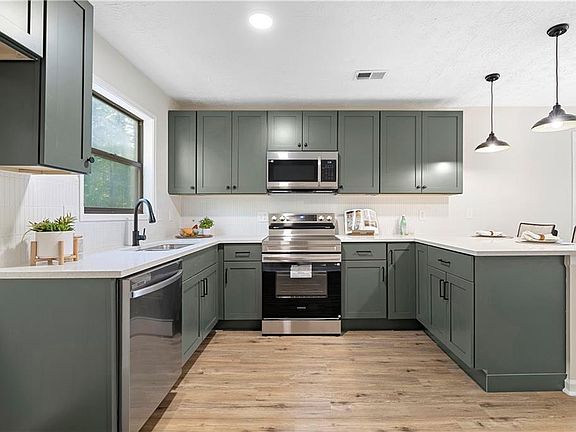 3rd image of 6455 Mill Crossing Ct