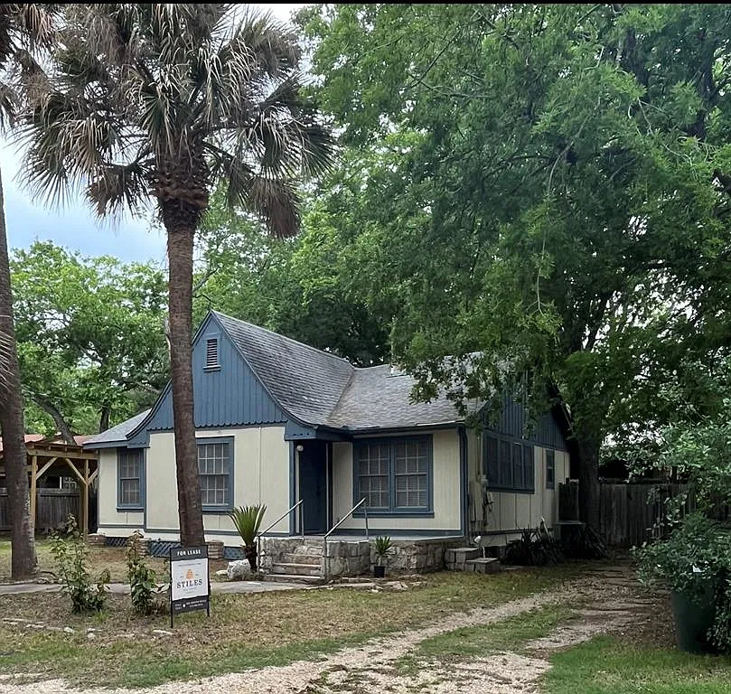 3 bed, 1239 sqft, $1,800 — Photo 1