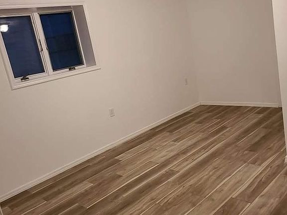 5th image of 832 Stafford Ave