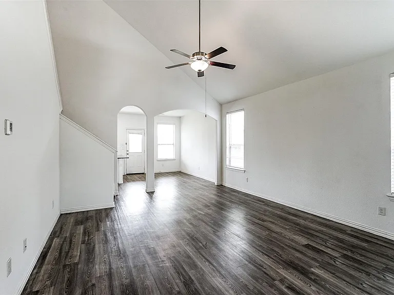 9011 Beacon Mill Dr — Photo 2