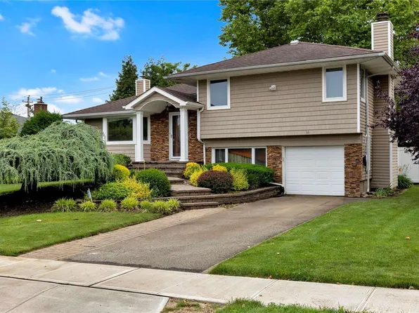 16 Merry Lane, Jericho, NY 11753