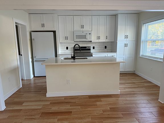 2nd image of 1206 Main St #A