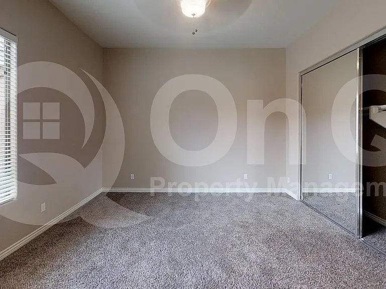 36435 N Porta Nuova Rd — Photo 11