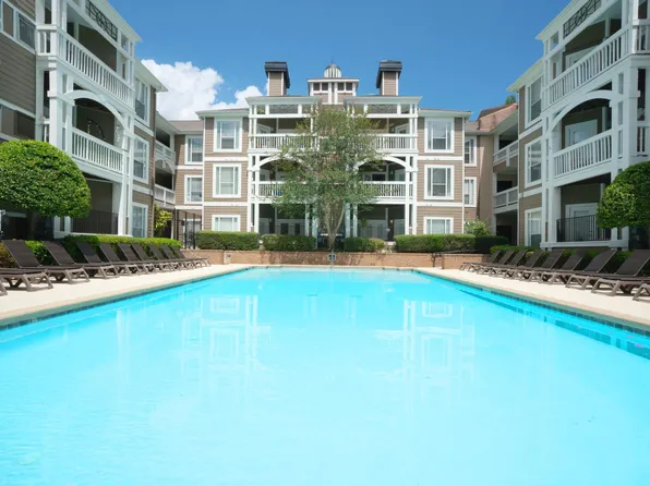 Charleston Court