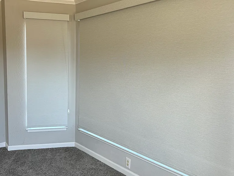 Window shades throughout unit