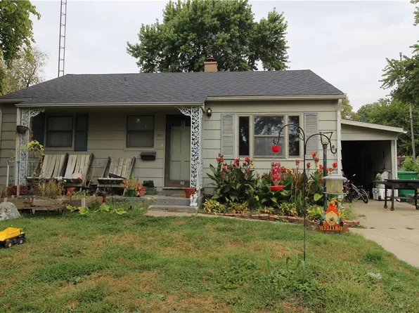 102 Macarthur Blvd, Pana, IL 62557