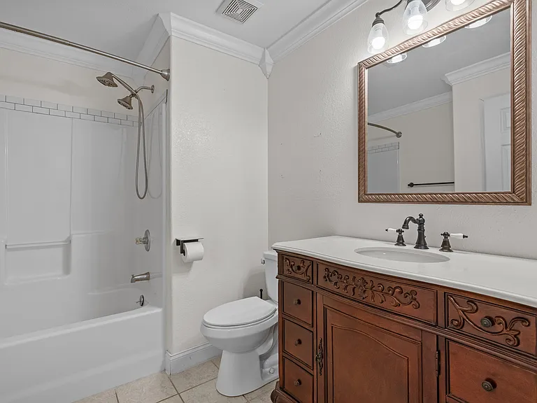 2409 Hunters Trl — Photo 25