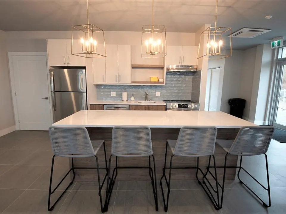 22 Bedros Ln