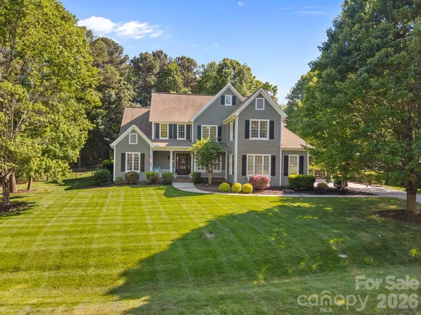 107 Spears Creek Dr, Mooresville, NC 28117